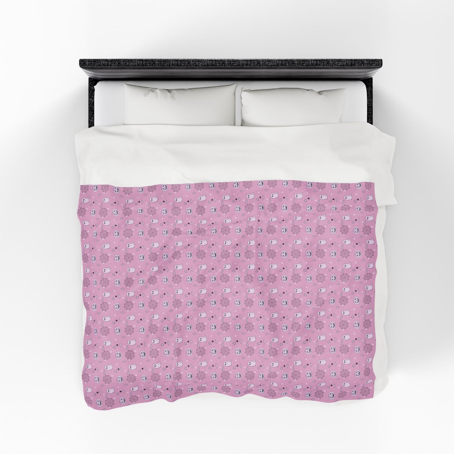 Pink Halloween Plush Blanket – Ghost, Pumpkin & Spider Web Cozy Throw for Fall, Spooky Season Decor & Halloween Gift