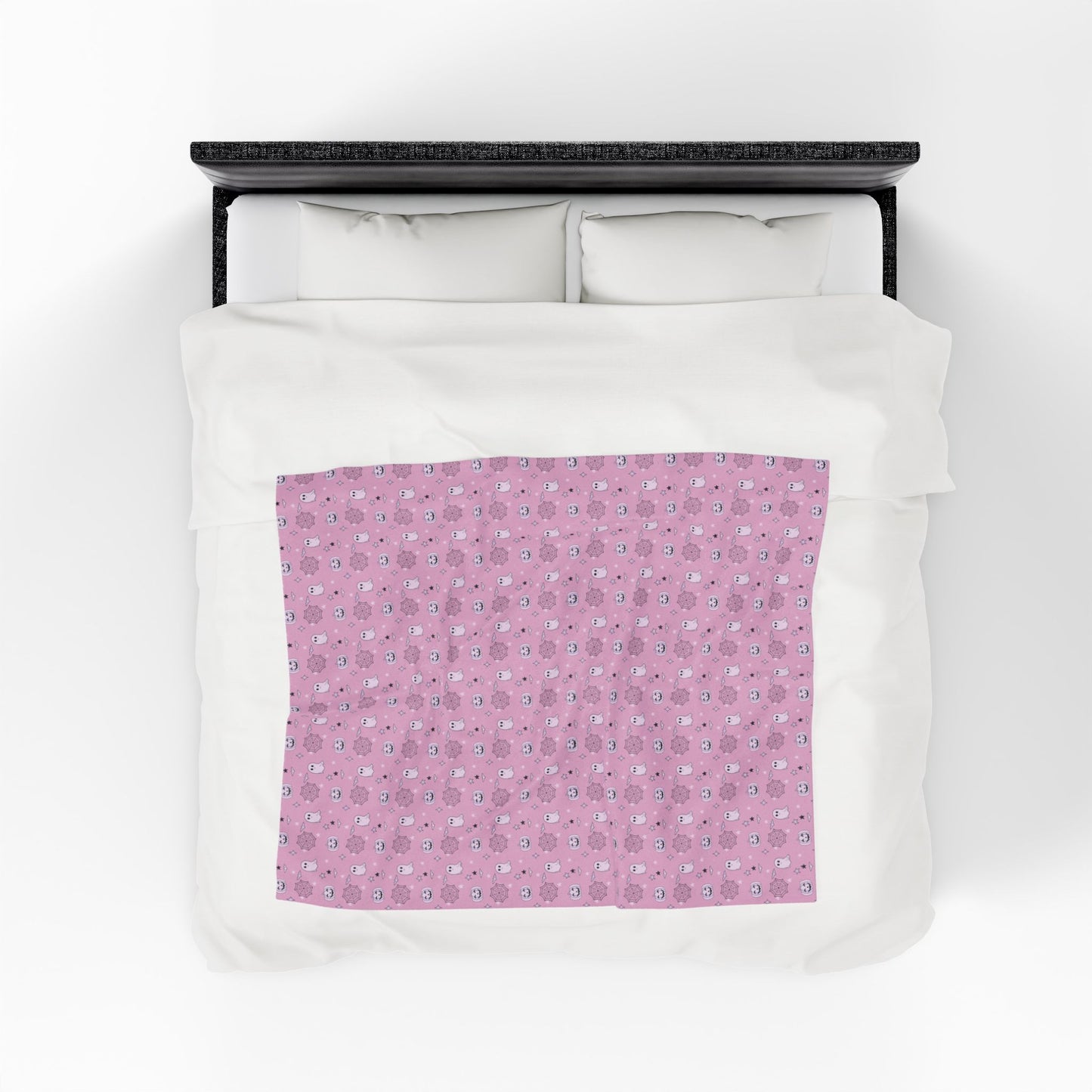 Pink Halloween Plush Blanket – Ghost, Pumpkin & Spider Web Cozy Throw for Fall, Spooky Season Decor & Halloween Gift