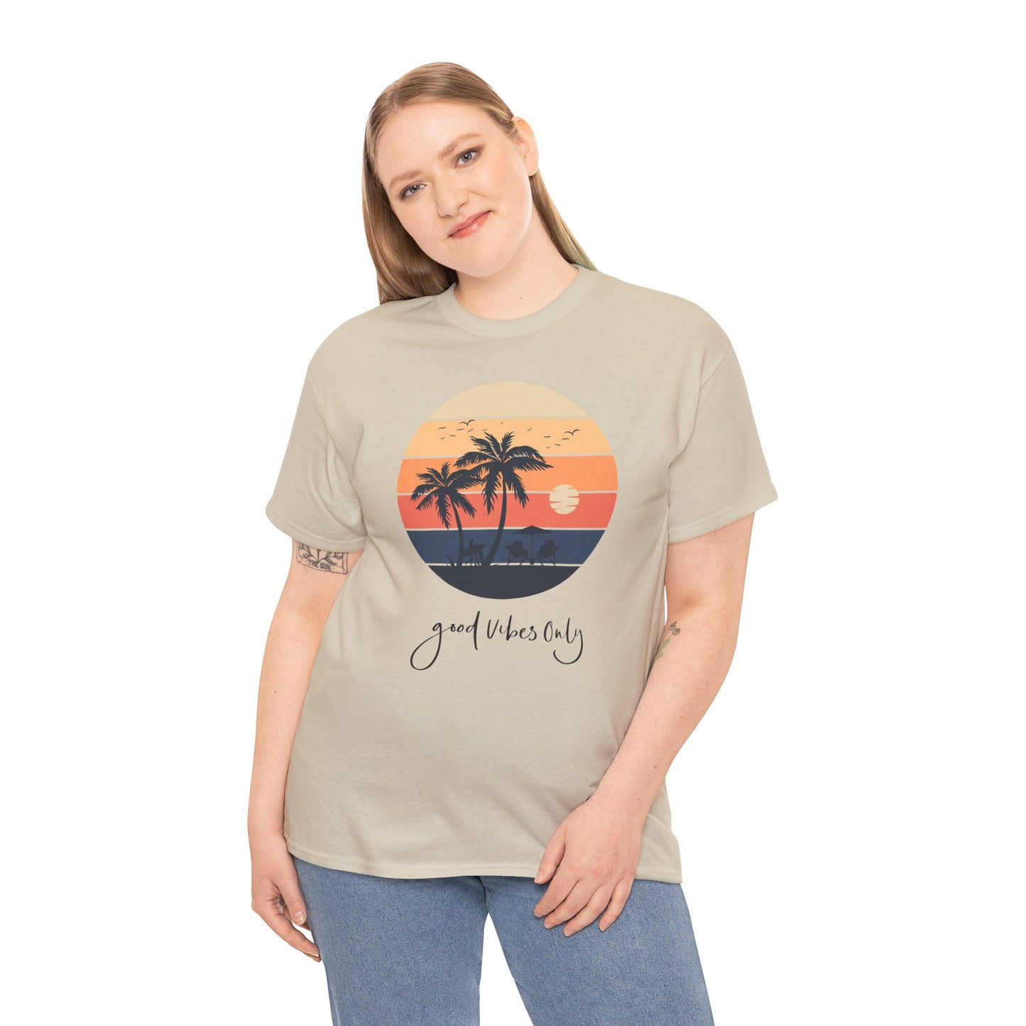 T-Shirt with Sunset Palm Graphic, Good Vibes Only Tee, Relaxed Style, Beachwear Inspiration, Summer Outfits, Vacation Casual