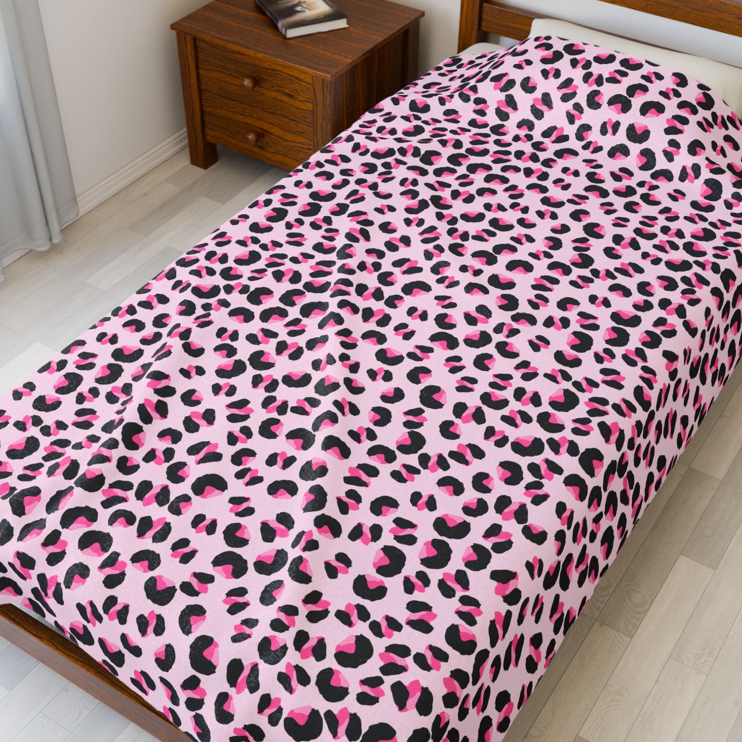 Pink Leopard Print Plush Blanket | Cozy Throw for Home, Perfect Gift for Kids, Living Room Decor