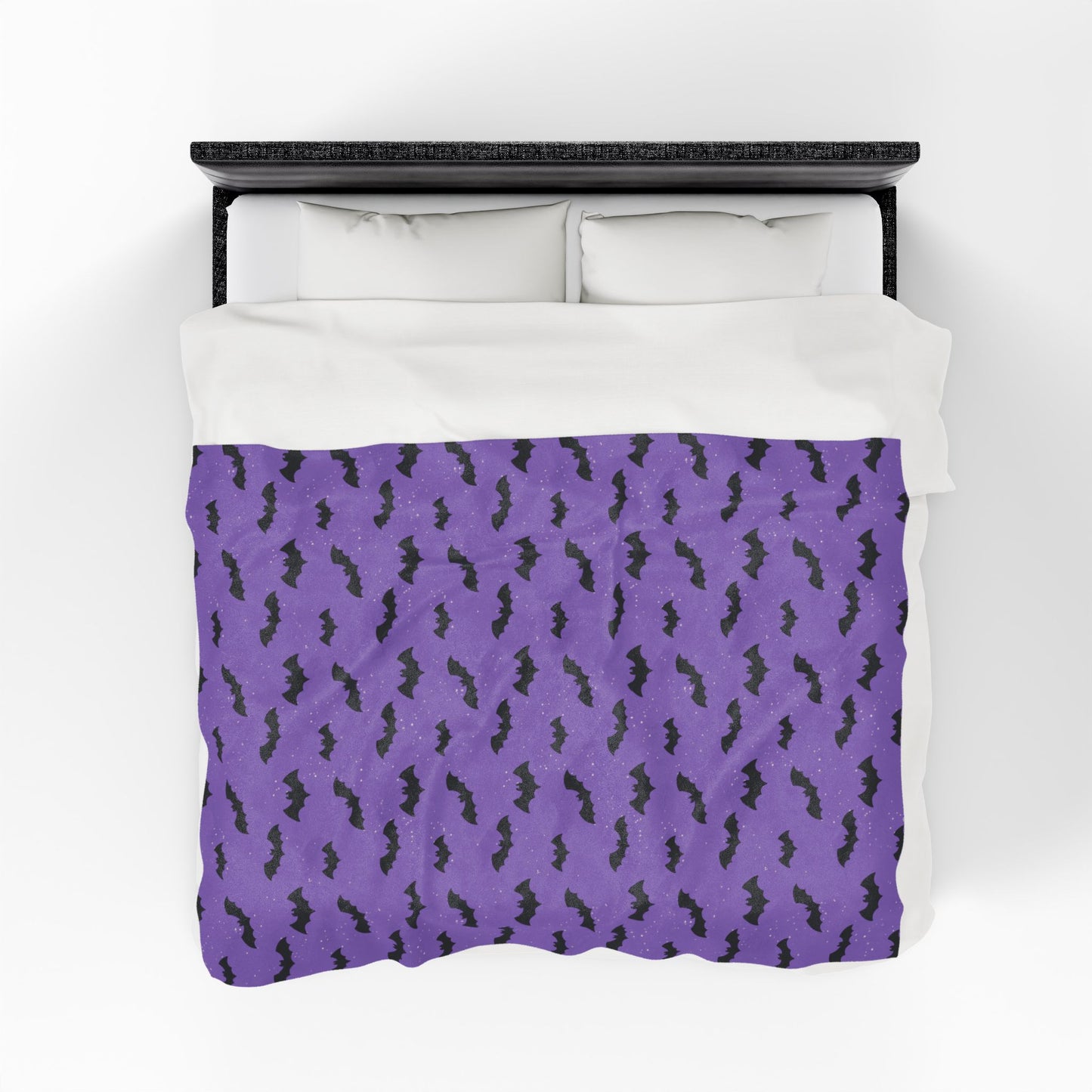 Purple Bat Plush Blanket, Cozy Halloween Throw with Cute Bat Design, Gothic Spooky Decor Gift