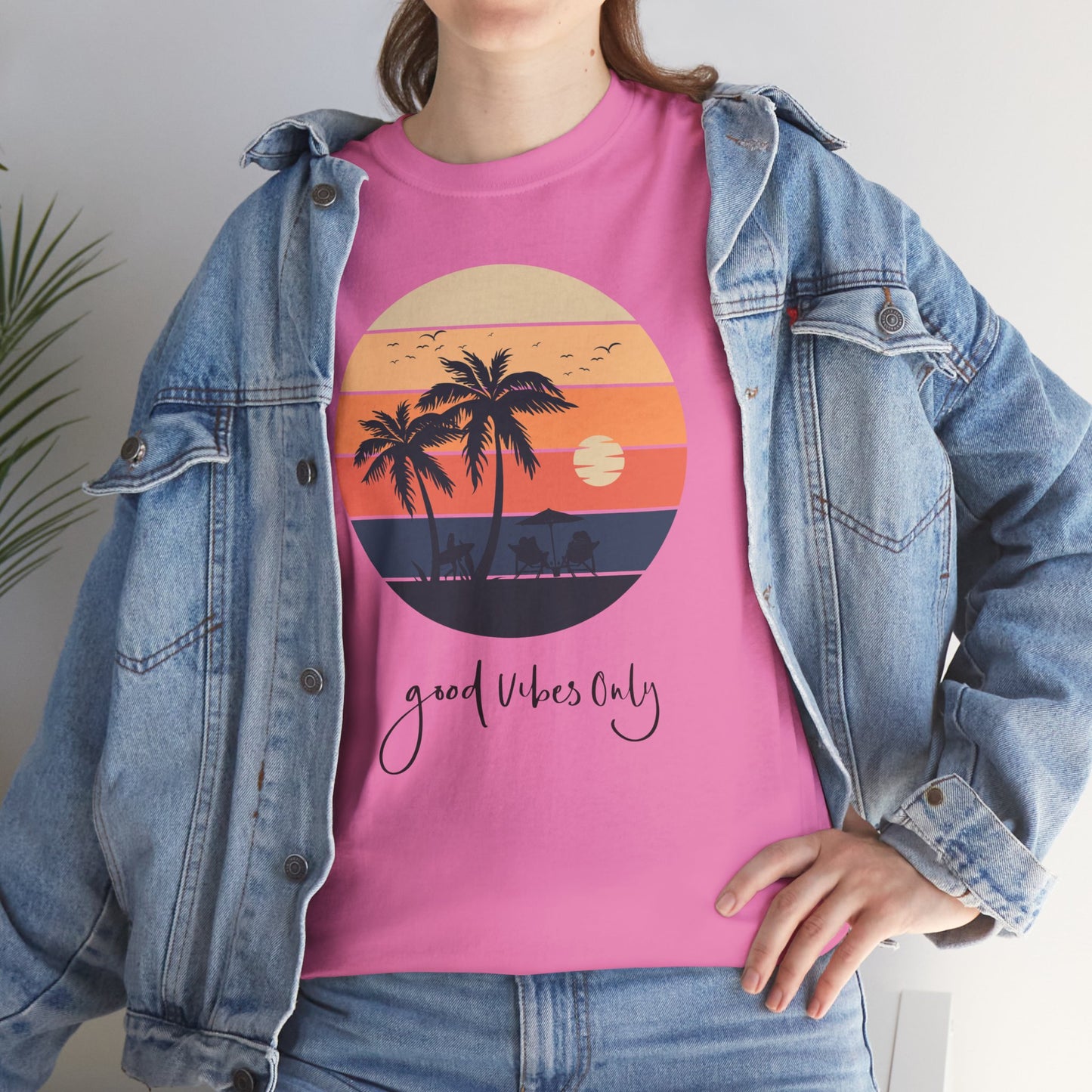 T-Shirt with Sunset Palm Graphic, Good Vibes Only Tee, Relaxed Style, Beachwear Inspiration, Summer Outfits, Vacation Casual