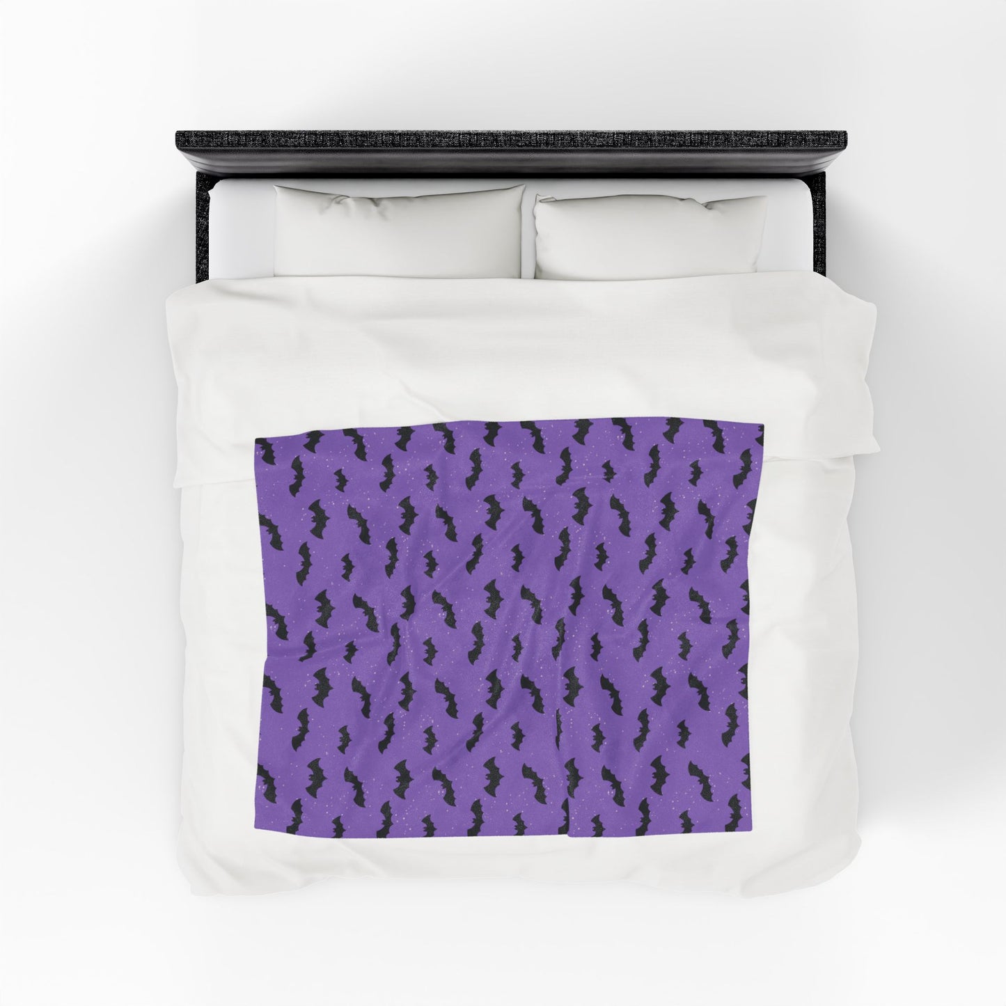 Purple Bat Plush Blanket, Cozy Halloween Throw with Cute Bat Design, Gothic Spooky Decor Gift
