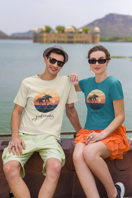 T-Shirt with Sunset Palm Graphic, Good Vibes Only Tee, Relaxed Style, Beachwear Inspiration, Summer Outfits, Vacation Casual