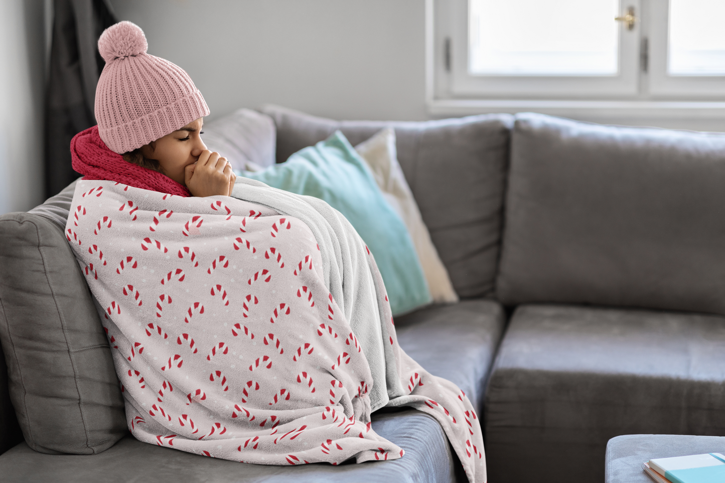 Pink Candy Cane Plush Blanket – Soft Cozy Winter Throw for Christmas Décor
