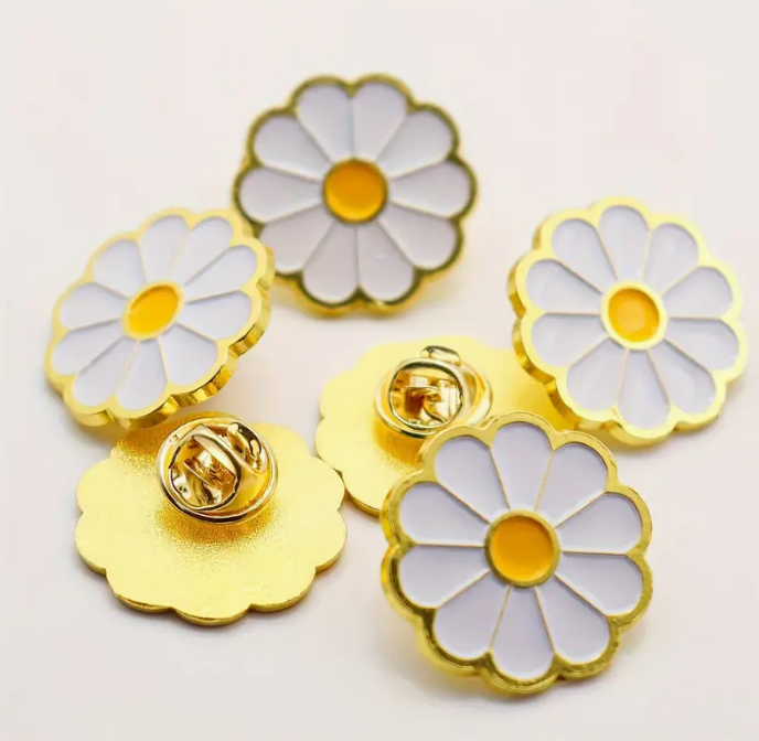 White Daisy Flower Enamel Pin